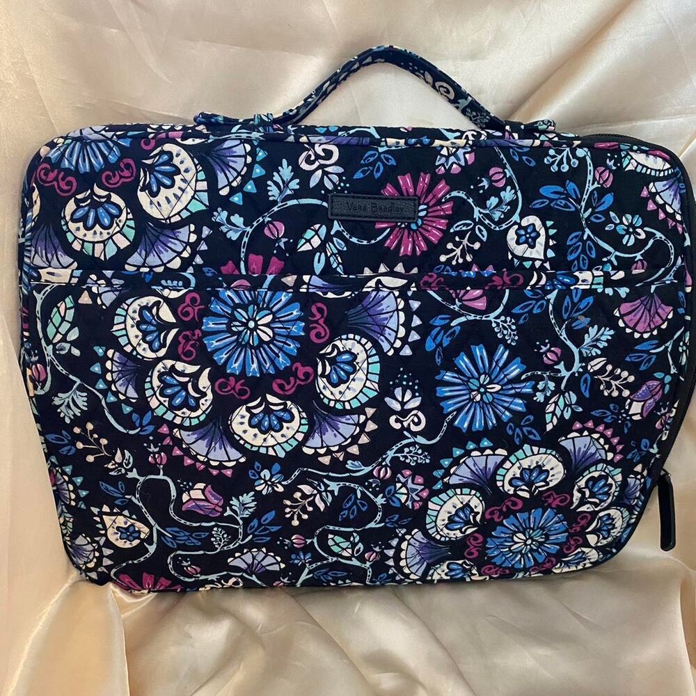 Retired Vera Bradley Bramble Laptop Sleeve Quilted Floral Tech Case Portfolio